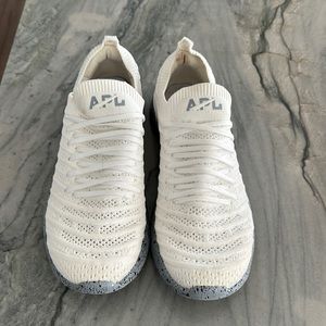 APL Womens Techloom Wave size 9.5 white with grey specked soles.